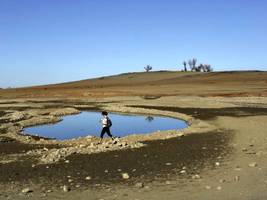 'Depressing' Drought Killing Businesses Near Dry Folsum Lake